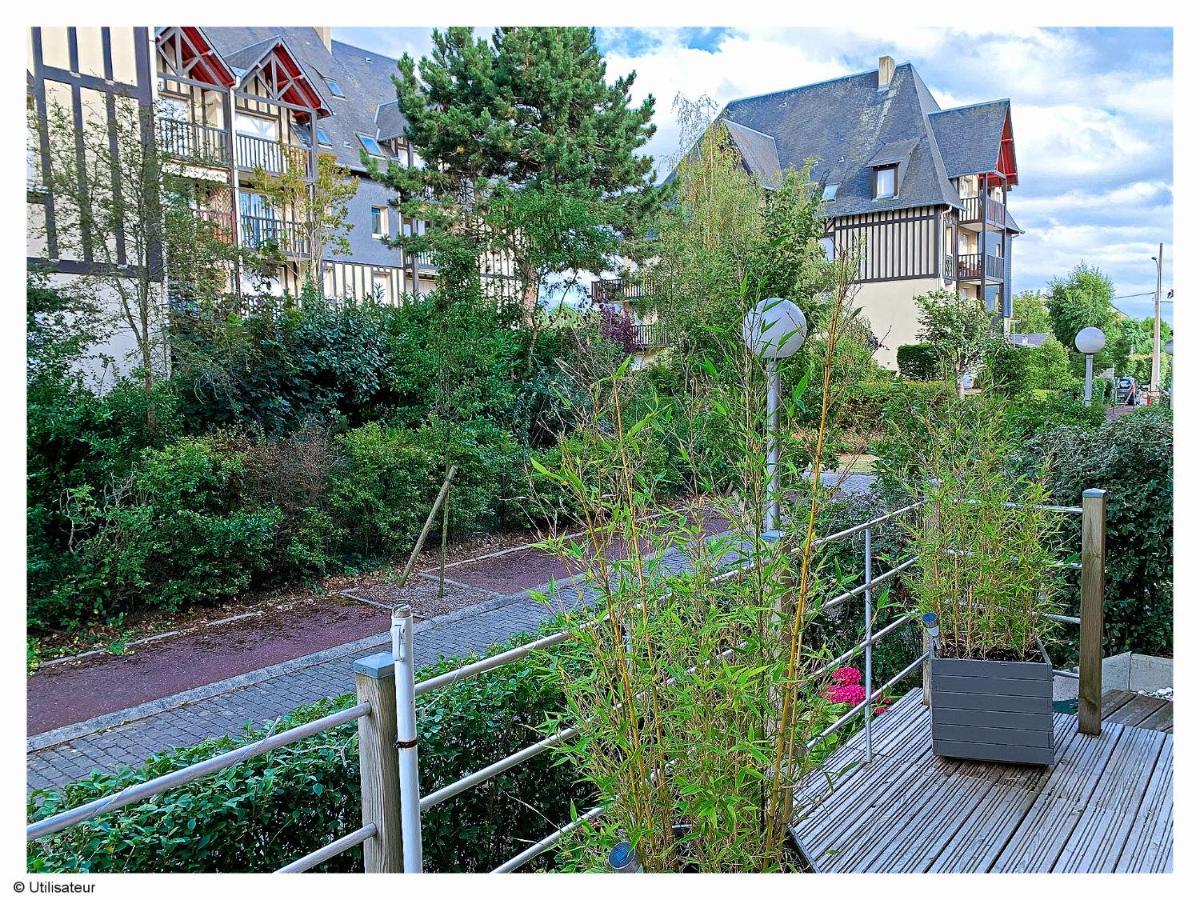 Cabourg, Appartement Plain Pied Avec Terrasse Acces Direct A La Plage Exteriör bild